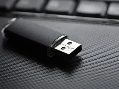 BOOTABLE USB FOR FORMATTING